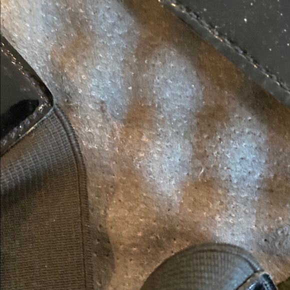 Soft Walk 8.5W patent black slip on sandals - Picture 10 of 10